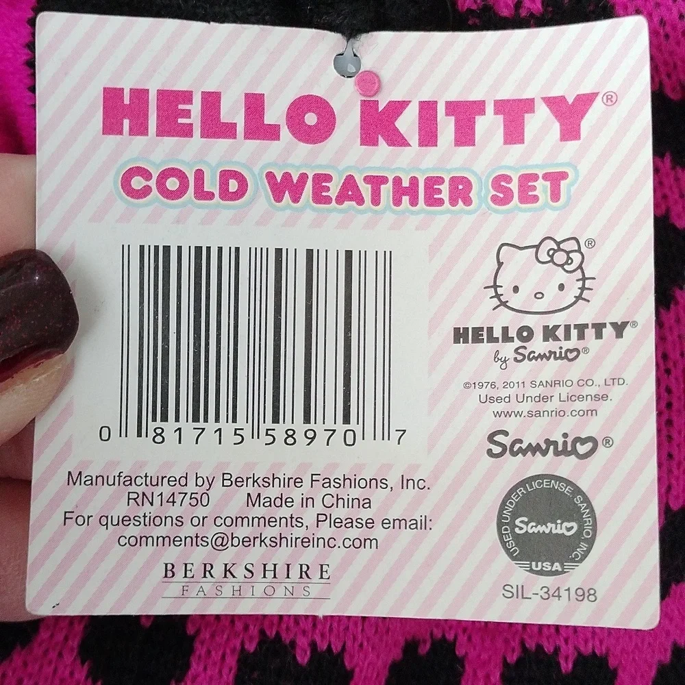 Juniors Hello Kitty Knit Hat + Gloves Teen Winter Cold Weather Set